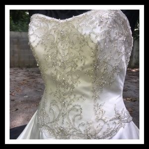 Beautiful Princess Wedding Gown - Designer Unknown